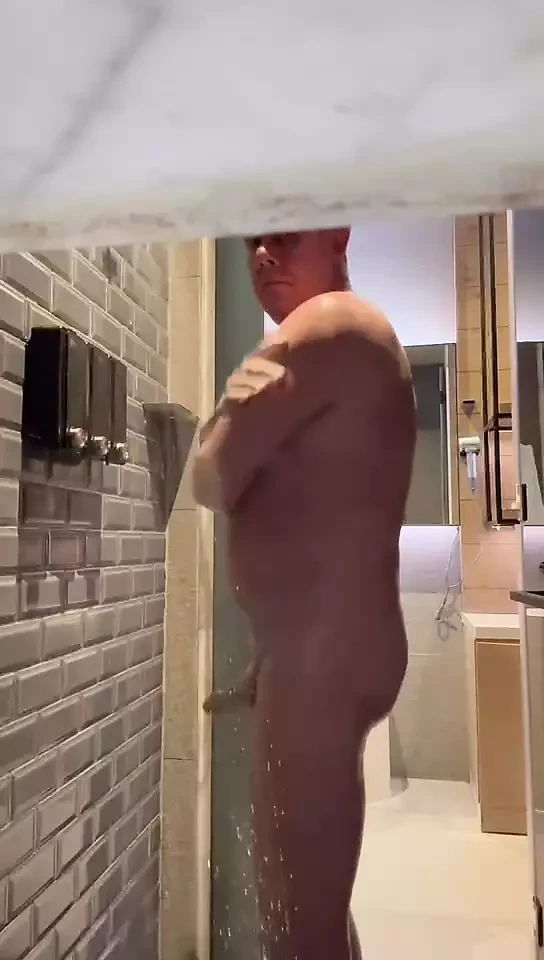 Spor salonunda duş