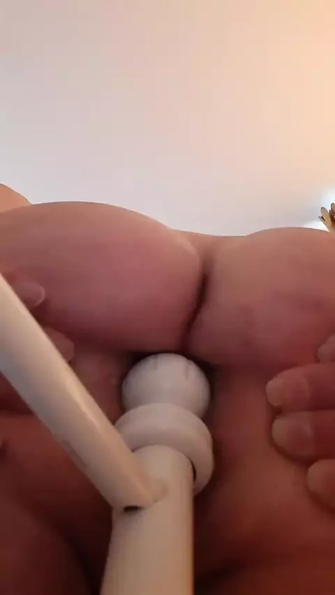 Bir bedknob'a biniyor