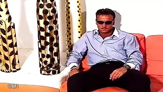 Klasik orta yaşlı seksi kadınlarla üçlü seks