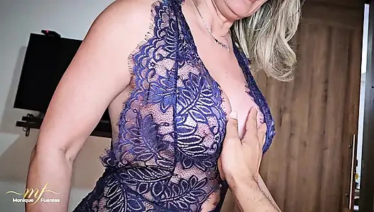 Olgun üvey anne üvey oğlu tarafından sikilirken filme alındı - Monique Fuentes .