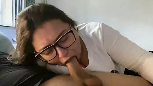 Sborro nella bocca della moglie del mio migliore amico