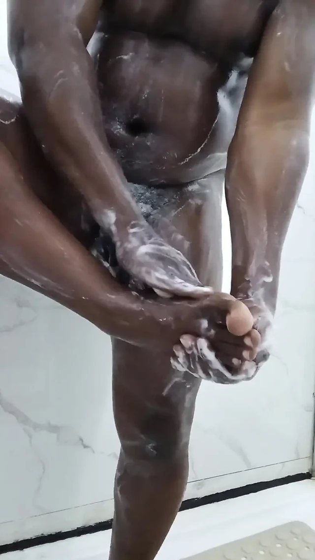 Senin en sevdiğin orospuyu ve senin mahallendeki en iyisiyle sikişmek istiyorum