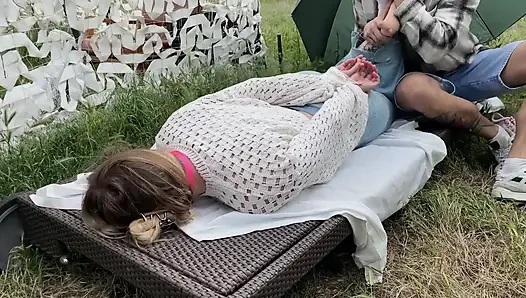 Sarışın yakalandı: ağzı tıkalı ve gıdıklandı