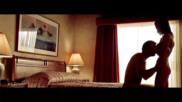 Ünlüler kim baser ve alec baldwin ıslanır ve buharlaşır