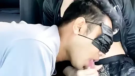 Ladyboy ağzına sert boşalan (kısa)