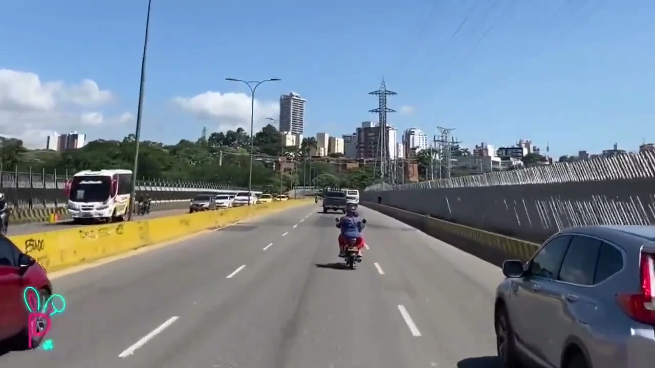 Porno gay: verga latina de 22 cm hasta la corrida