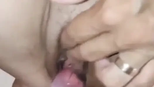 Olgun minyon evli kadınla solo mastürbasyon