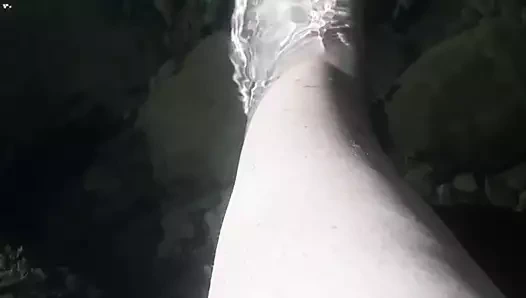 Bir nehir anının tadını çıkarmak