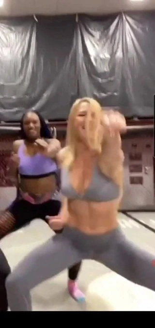 Holly holm dansı