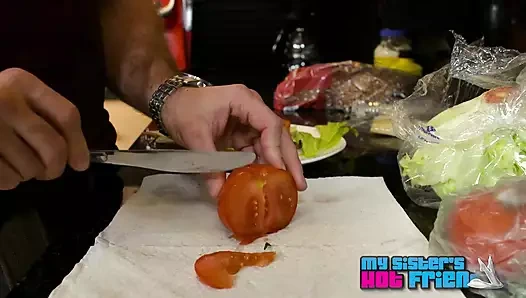 Samantha Rone azgın ve ıslak! Kimse arkadaşının erkek kardeşini sikmesini durdurmayacak