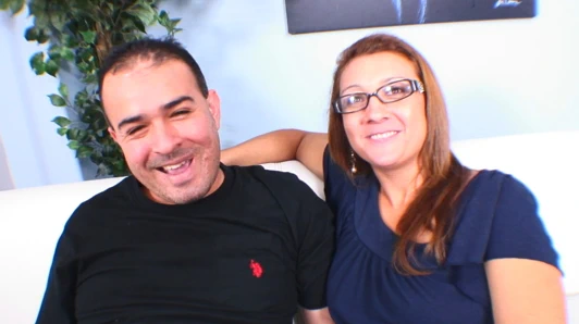 Patricia sert becerdin alır, lars boşalan tüm göğüsleri üzerinde