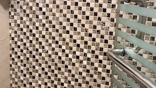 Otel duşunda eğlence