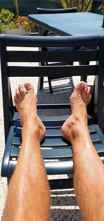 Esibizione sul terrazzo. Mi masturbo per bene