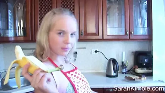 Sarah kimble parmak ona tıraş kedi ile krem