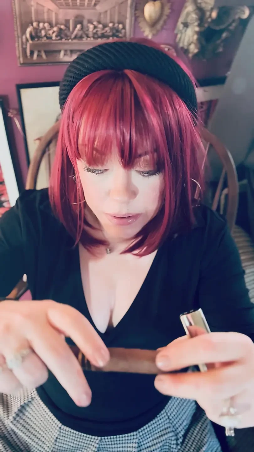 Premium Cigar Smoking With Miss Tina Snua The Secretary Mature Porn (Full Video) - Melbourne Locals Only - Australian Sex Video
