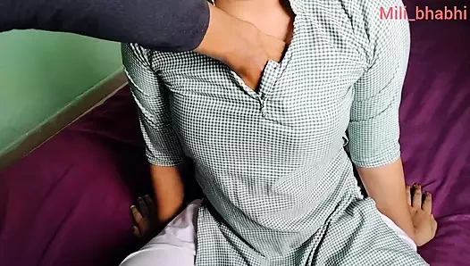 Hintli desi liseli kız mili erkek arkadaşıyla seks yapıyor xvideos