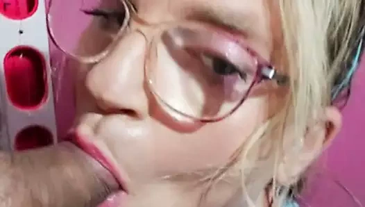 Yarak emiyor döl yutuyor van sürtük herkesin içinde chantelleslut37