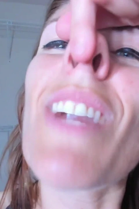 Büyük burnum ve burun deliklerim