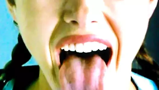 Jessica biel - cum haraç(dilinin her yerinde)