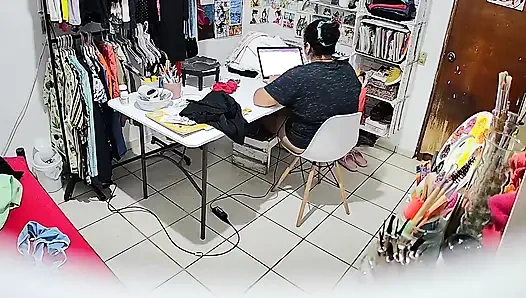 Tombul üvey kız kardeşim ev ödevini yaparken