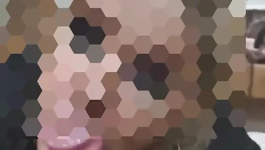 Penisinin üzerinde öğürmeyi seviyorum