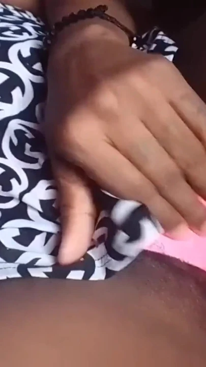 Kıllı amcığımı ovuyorum külotumu attı inanılmaz inlemeli orgazmlar