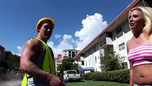 Küçük sürtük için dev büyük yarak