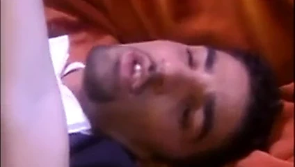 Göz alıcı fuckdoll alır bir kaba anal vurma