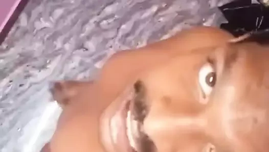 Tamil oğlan büyük yarak