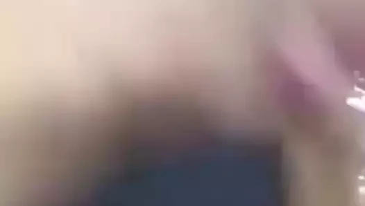 Je mouille sur la grosse bite dun inconnu rencontrer ici