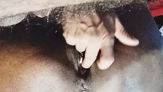 Desi mosi ki choot ma mall gira diya