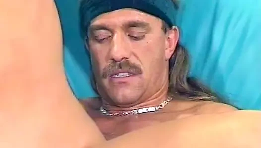 Seksi Alman evli kadın ateşli sikişten sonra döl yutuyor