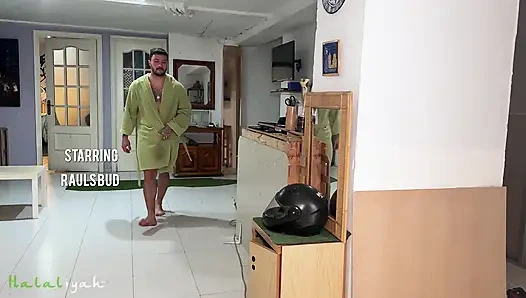 Tesettürlü Müslüman evli kadın İspanyol bir boğayla sikişiyor