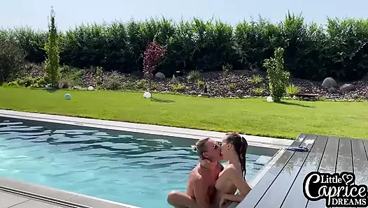 Azgın komşumu siktim