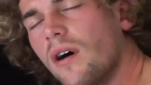 Azgın adamlar palpitating eşcinsel üçlü grup seks yapıyor