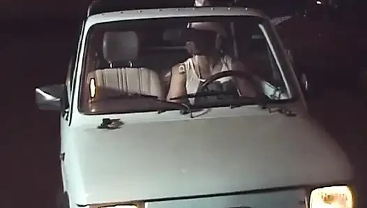 Tombul Fransız orta yaşlı seksi kadın sikişme becerilerini gösteriyor