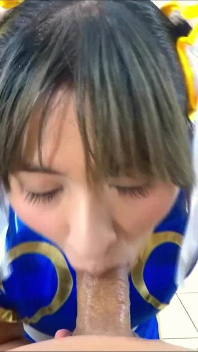 Chun Li'nin tatlı meme sikişi