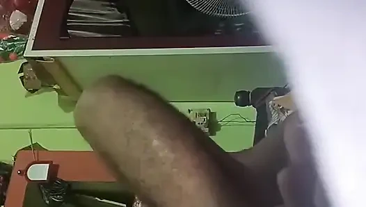 Hintli Üvey Kız Kardeş Inek Pozisyonunda