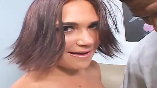 Büyük zenci yarakları sahne 1_sexy küçük memeli esmer büyük bir ırklararası yarak alıyor