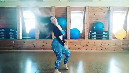 Uzun saç pawg dansı