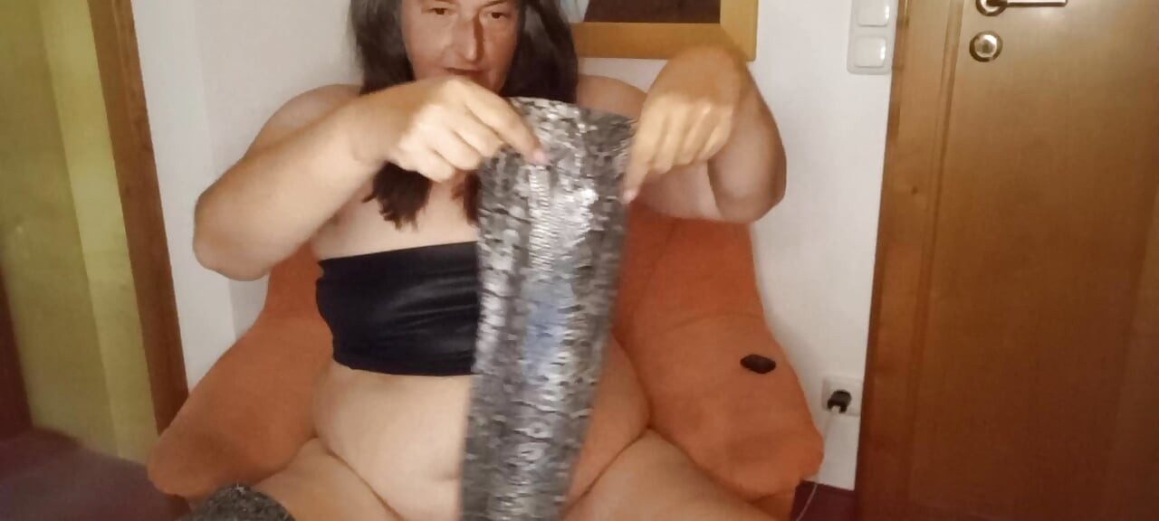 Gerçek Alman orta yaşlı seksi kadın ateşli kamera seansına başlıyor - yavaş azdırma klip 1 - sessiz başlangıç
