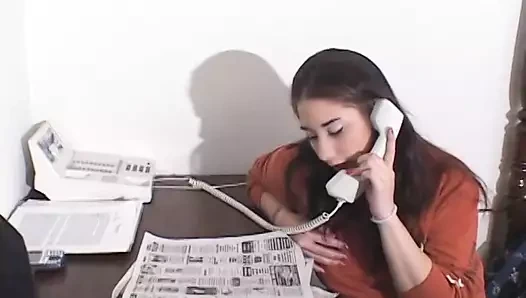 Seksi vücutlu bal domaltarak sikilirken götünü siktiriyor