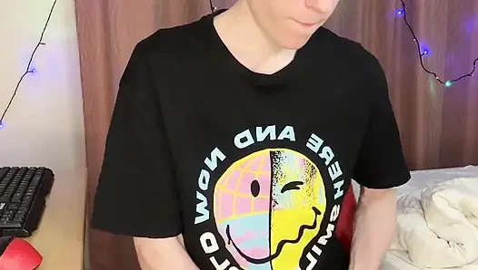 Hızlı yurt mastürbasyonu 23 cm yarakla her yere fışkırtıyor