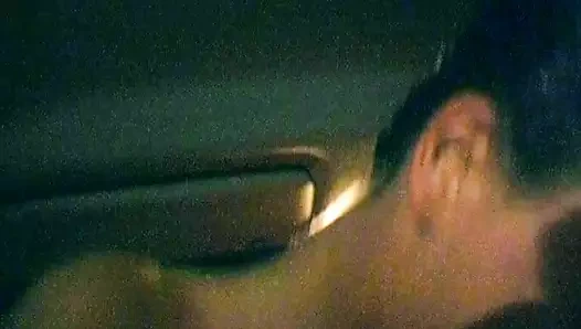 İnce bir Alman bebek arabada yarağa binmeye bayılıyor