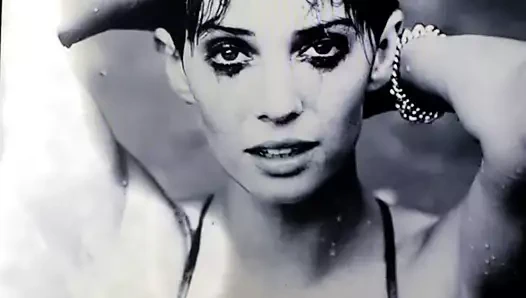 Maya hawke boşalıyor 2