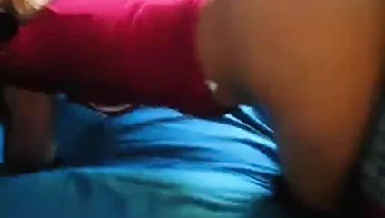 O anında siki tarafından ıslanır - ırklararası