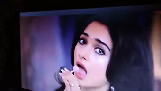 Tamanna boşalıyor %100 aşk filmi