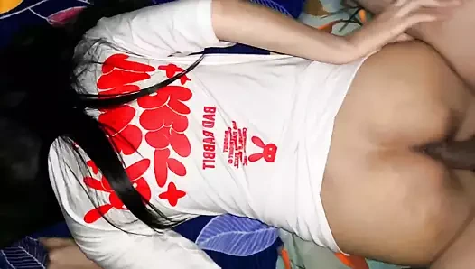 Üvey kız kardeş ilk kez evde sikişiyor