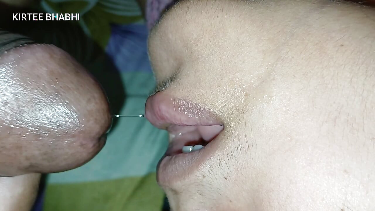 ÜVEY ANNE 18+ BAKIRE GENÇ OĞLANLA SERT SIKIŞIYOR