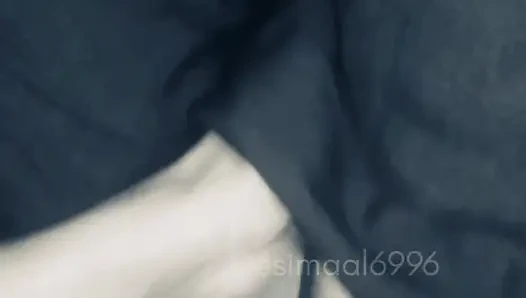 Üvey annemin götünü görmek beni tahrik etti, bu yüzden beni sıvazlamasını söyledim